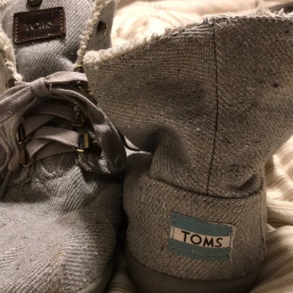 Toms Hightop Shoes - Picture 4 of 4